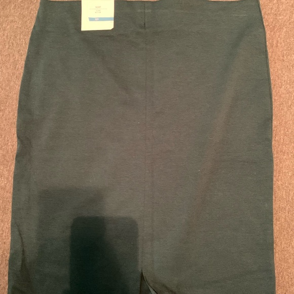 Emerald Green Pencil Skirt *NWT!* - Picture 2 of 4